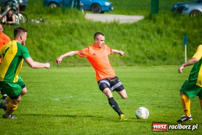 Zdjęcie w galerii na portalu naszraciborz.pl: Derby Raciborza: Konrad Świstowski uratował komplet punktów dla Studziennej wiadomości z regionu
