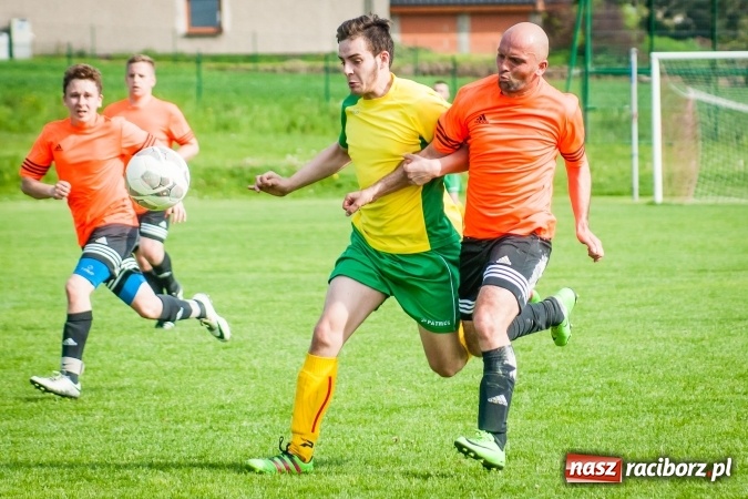 Zdjęcie w galerii na portalu naszraciborz.pl: Derby Raciborza: Konrad Świstowski uratował komplet punktów dla Studziennej wiadomości z regionu