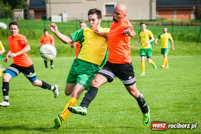 Zdjęcie w galerii na portalu naszraciborz.pl: Derby Raciborza: Konrad Świstowski uratował komplet punktów dla Studziennej wiadomości z regionu