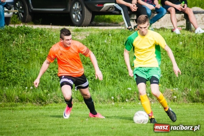 Zdjęcie w galerii na portalu naszraciborz.pl: Derby Raciborza: Konrad Świstowski uratował komplet punktów dla Studziennej wiadomości z regionu