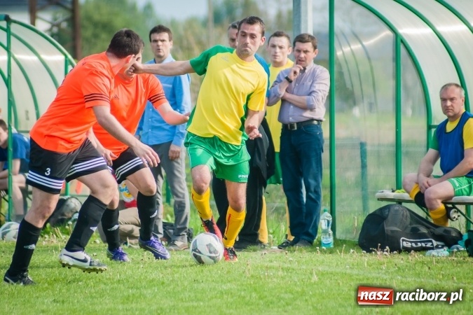 Zdjęcie w galerii na portalu naszraciborz.pl: Derby Raciborza: Konrad Świstowski uratował komplet punktów dla Studziennej wiadomości z regionu