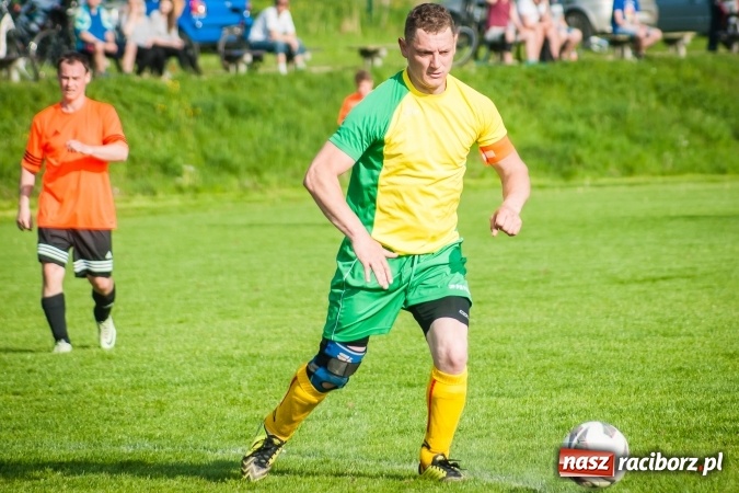 Zdjęcie w galerii na portalu naszraciborz.pl: Derby Raciborza: Konrad Świstowski uratował komplet punktów dla Studziennej wiadomości z regionu