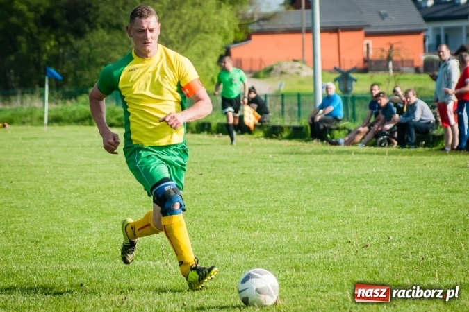 Zdjęcie w galerii na portalu naszraciborz.pl: Derby Raciborza: Konrad Świstowski uratował komplet punktów dla Studziennej wiadomości z regionu