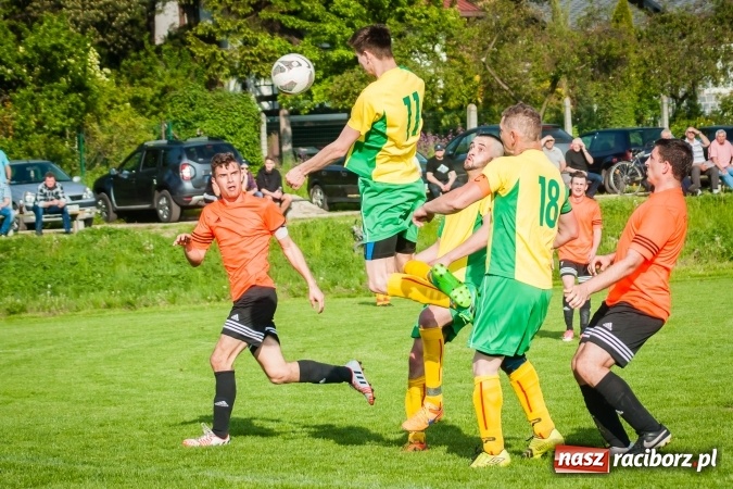 Zdjęcie w galerii na portalu naszraciborz.pl: Derby Raciborza: Konrad Świstowski uratował komplet punktów dla Studziennej wiadomości z regionu