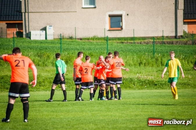 Zdjęcie w galerii na portalu naszraciborz.pl: Derby Raciborza: Konrad Świstowski uratował komplet punktów dla Studziennej wiadomości z regionu