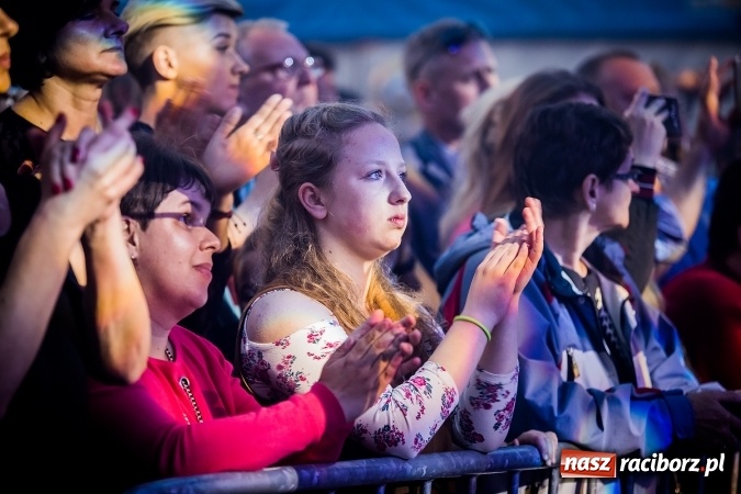 Zdjęcie w galerii na portalu naszraciborz.pl: Golec uOrkiestra na finał pietrowickiej Eko-Wystawy FOTORELACJA wiadomości z regionu