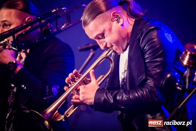 Zdjęcie w galerii na portalu naszraciborz.pl: Golec uOrkiestra na finał pietrowickiej Eko-Wystawy FOTORELACJA wiadomości z regionu