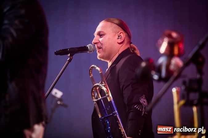 Zdjęcie w galerii na portalu naszraciborz.pl: Golec uOrkiestra na finał pietrowickiej Eko-Wystawy FOTORELACJA wiadomości z regionu