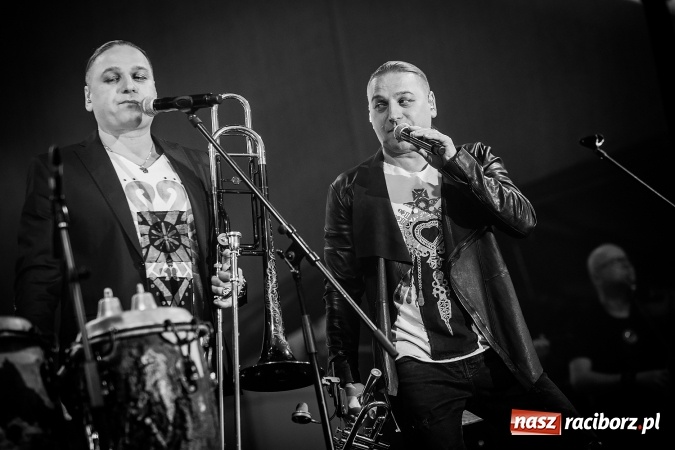 Zdjęcie w galerii na portalu naszraciborz.pl: Golec uOrkiestra na finał pietrowickiej Eko-Wystawy FOTORELACJA wiadomości z regionu