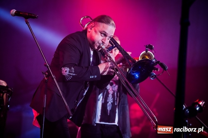 Zdjęcie w galerii na portalu naszraciborz.pl: Golec uOrkiestra na finał pietrowickiej Eko-Wystawy FOTORELACJA wiadomości z regionu