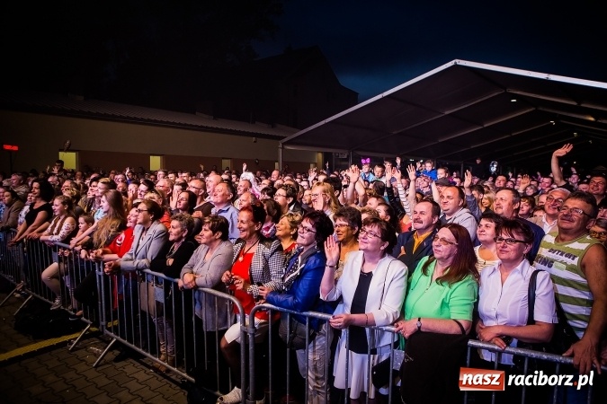 Zdjęcie w galerii na portalu naszraciborz.pl: Golec uOrkiestra na finał pietrowickiej Eko-Wystawy FOTORELACJA wiadomości z regionu