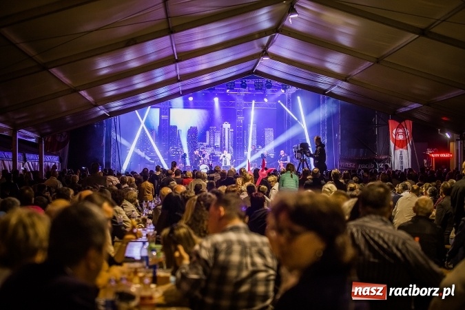 Zdjęcie w galerii na portalu naszraciborz.pl: Golec uOrkiestra na finał pietrowickiej Eko-Wystawy FOTORELACJA wiadomości z regionu