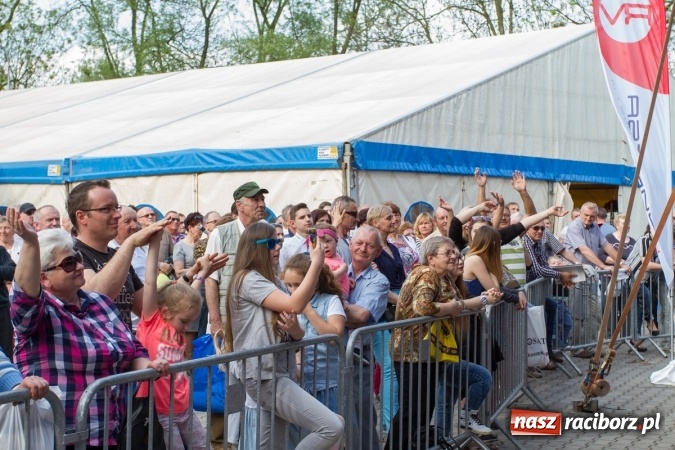Zdjęcie w galerii na portalu naszraciborz.pl: Krzysztof Respondek i Paweł Gołecki, czyli drugi dzień festynu rodzinnego na pietrowickiej Eko-Wystawie  wiadomości z regionu