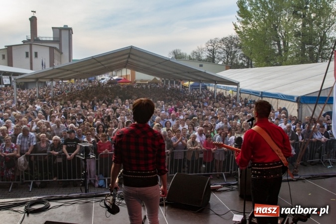 Zdjęcie w galerii na portalu naszraciborz.pl: Krzysztof Respondek i Paweł Gołecki, czyli drugi dzień festynu rodzinnego na pietrowickiej Eko-Wystawie  wiadomości z regionu