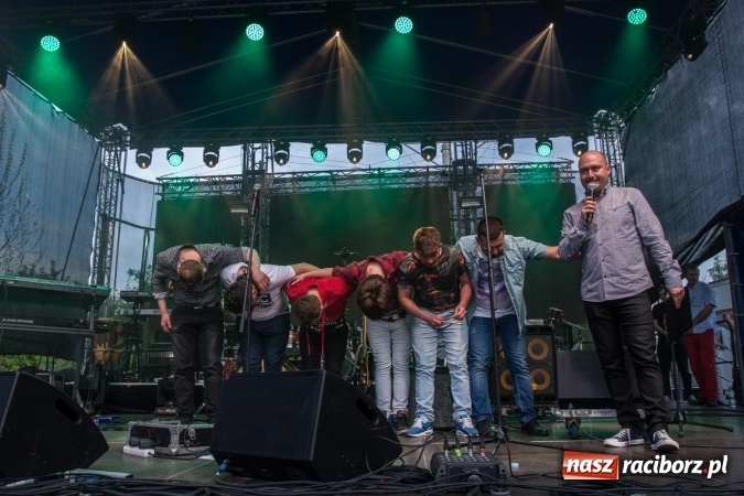 Zdjęcie w galerii na portalu naszraciborz.pl: Krzysztof Respondek i Paweł Gołecki, czyli drugi dzień festynu rodzinnego na pietrowickiej Eko-Wystawie  wiadomości z regionu