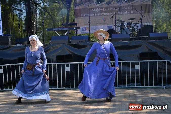 Zdjęcie w galerii na portalu naszraciborz.pl: Majówka z historią w tle w Chałupkach. Gwiazdą Halina Mlynkova wiadomości z regionu