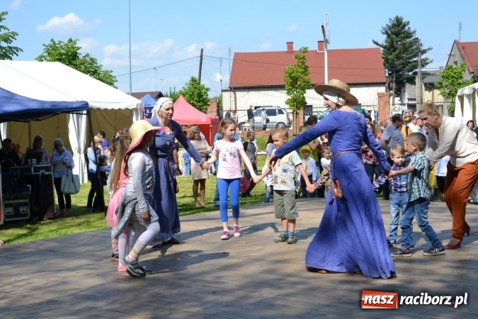 Zdjęcie w galerii na portalu naszraciborz.pl: Majówka z historią w tle w Chałupkach. Gwiazdą Halina Mlynkova wiadomości z regionu