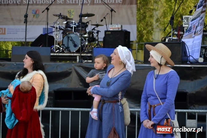Zdjęcie w galerii na portalu naszraciborz.pl: Majówka z historią w tle w Chałupkach. Gwiazdą Halina Mlynkova wiadomości z regionu