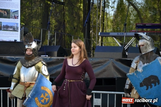 Zdjęcie w galerii na portalu naszraciborz.pl: Majówka z historią w tle w Chałupkach. Gwiazdą Halina Mlynkova wiadomości z regionu