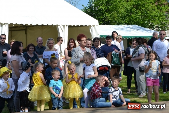 Zdjęcie w galerii na portalu naszraciborz.pl: Majówka z historią w tle w Chałupkach. Gwiazdą Halina Mlynkova wiadomości z regionu