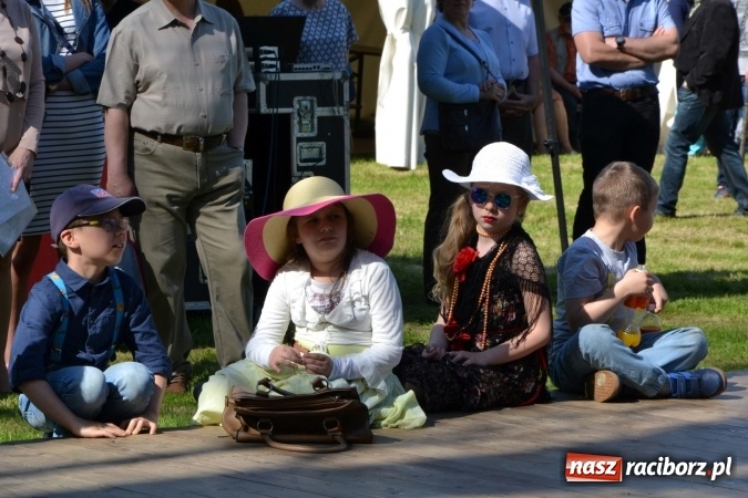 Zdjęcie w galerii na portalu naszraciborz.pl: Majówka z historią w tle w Chałupkach. Gwiazdą Halina Mlynkova wiadomości z regionu