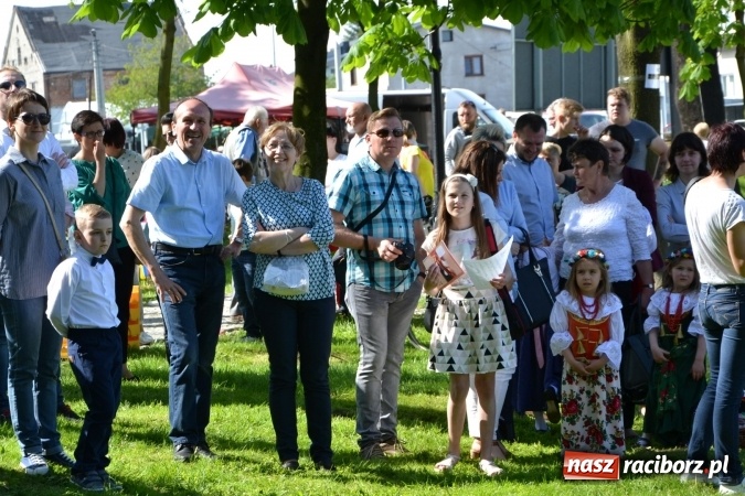 Zdjęcie w galerii na portalu naszraciborz.pl: Majówka z historią w tle w Chałupkach. Gwiazdą Halina Mlynkova wiadomości z regionu
