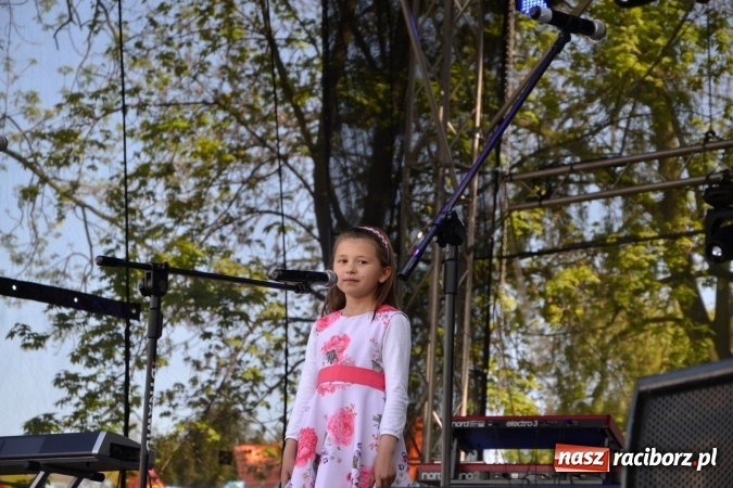 Zdjęcie w galerii na portalu naszraciborz.pl: Majówka z historią w tle w Chałupkach. Gwiazdą Halina Mlynkova wiadomości z regionu