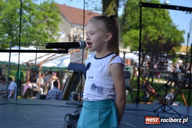 Zdjęcie w galerii na portalu naszraciborz.pl: Majówka z historią w tle w Chałupkach. Gwiazdą Halina Mlynkova wiadomości z regionu