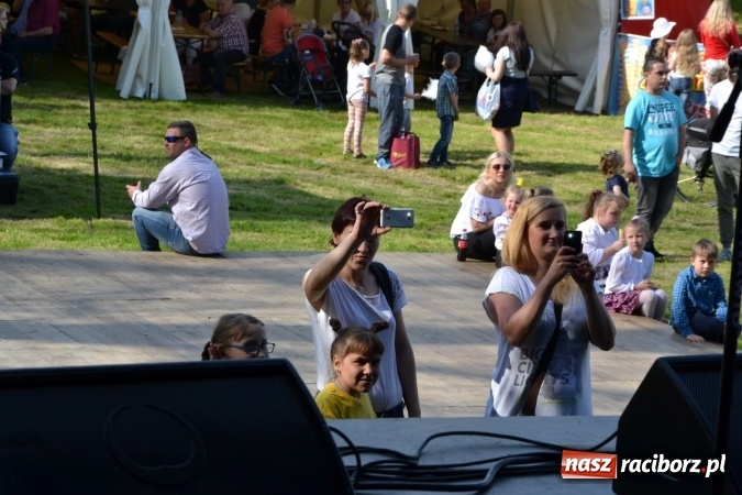 Zdjęcie w galerii na portalu naszraciborz.pl: Majówka z historią w tle w Chałupkach. Gwiazdą Halina Mlynkova wiadomości z regionu