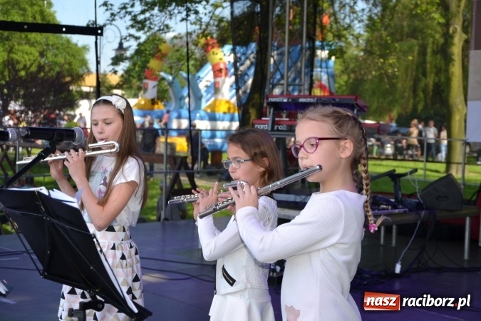 Zdjęcie w galerii na portalu naszraciborz.pl: Majówka z historią w tle w Chałupkach. Gwiazdą Halina Mlynkova wiadomości z regionu