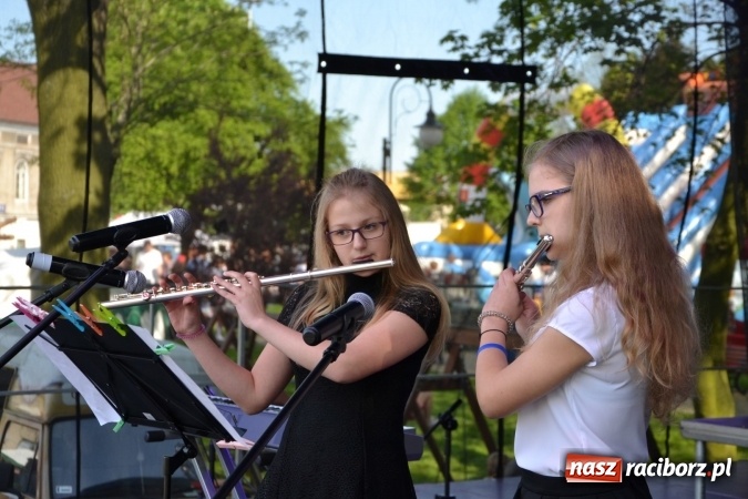 Zdjęcie w galerii na portalu naszraciborz.pl: Majówka z historią w tle w Chałupkach. Gwiazdą Halina Mlynkova wiadomości z regionu