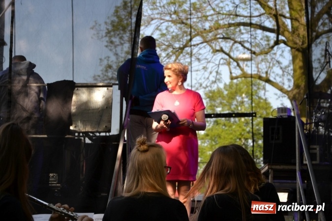 Zdjęcie w galerii na portalu naszraciborz.pl: Majówka z historią w tle w Chałupkach. Gwiazdą Halina Mlynkova wiadomości z regionu