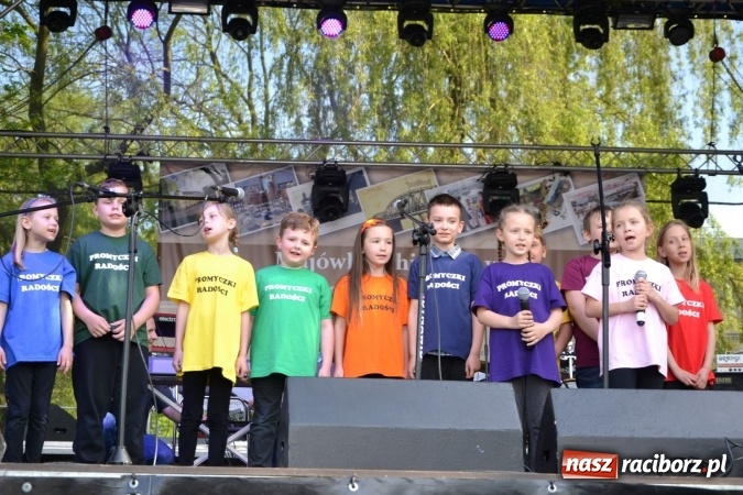 Zdjęcie w galerii na portalu naszraciborz.pl: Majówka z historią w tle w Chałupkach. Gwiazdą Halina Mlynkova wiadomości z regionu