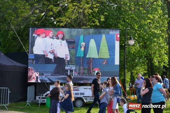Zdjęcie w galerii na portalu naszraciborz.pl: Majówka z historią w tle w Chałupkach. Gwiazdą Halina Mlynkova wiadomości z regionu