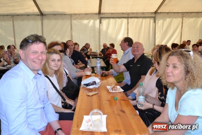 Zdjęcie w galerii na portalu naszraciborz.pl: Majówka z historią w tle w Chałupkach. Gwiazdą Halina Mlynkova wiadomości z regionu