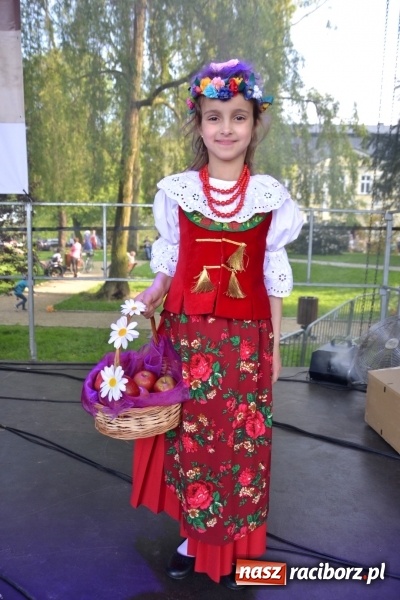 Zdjęcie w galerii na portalu naszraciborz.pl: Majówka z historią w tle w Chałupkach. Gwiazdą Halina Mlynkova wiadomości z regionu