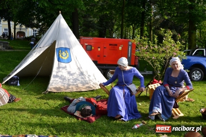 Zdjęcie w galerii na portalu naszraciborz.pl: Majówka z historią w tle w Chałupkach. Gwiazdą Halina Mlynkova wiadomości z regionu