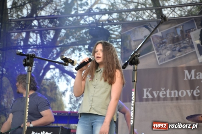 Zdjęcie w galerii na portalu naszraciborz.pl: Majówka z historią w tle w Chałupkach. Gwiazdą Halina Mlynkova wiadomości z regionu