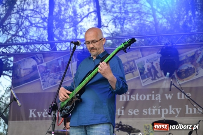 Zdjęcie w galerii na portalu naszraciborz.pl: Majówka z historią w tle w Chałupkach. Gwiazdą Halina Mlynkova wiadomości z regionu