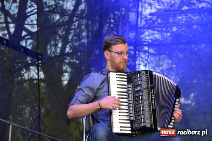 Zdjęcie w galerii na portalu naszraciborz.pl: Majówka z historią w tle w Chałupkach. Gwiazdą Halina Mlynkova wiadomości z regionu
