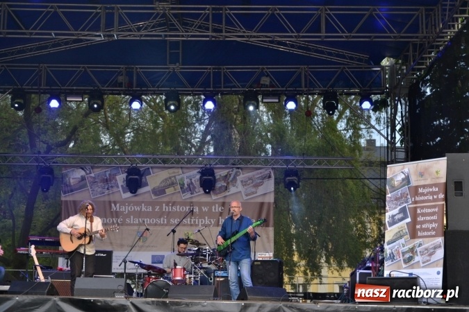 Zdjęcie w galerii na portalu naszraciborz.pl: Majówka z historią w tle w Chałupkach. Gwiazdą Halina Mlynkova wiadomości z regionu