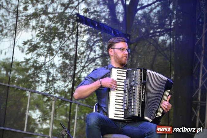 Zdjęcie w galerii na portalu naszraciborz.pl: Majówka z historią w tle w Chałupkach. Gwiazdą Halina Mlynkova wiadomości z regionu