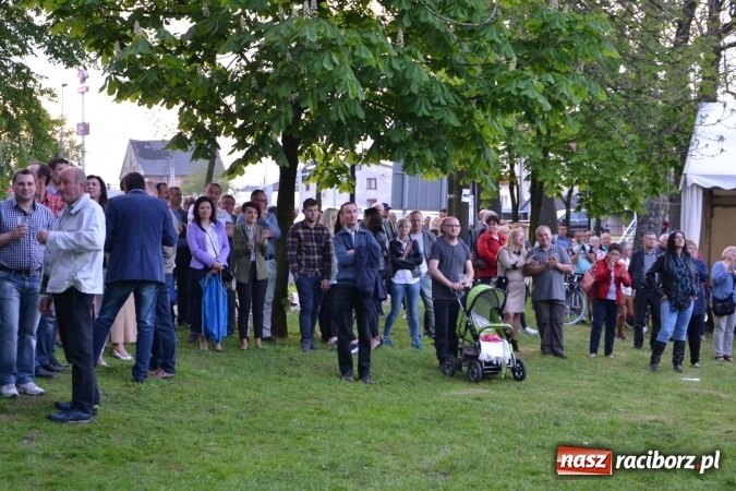 Zdjęcie w galerii na portalu naszraciborz.pl: Majówka z historią w tle w Chałupkach. Gwiazdą Halina Mlynkova wiadomości z regionu
