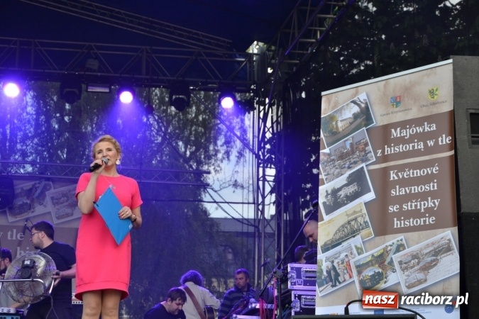 Zdjęcie w galerii na portalu naszraciborz.pl: Majówka z historią w tle w Chałupkach. Gwiazdą Halina Mlynkova wiadomości z regionu