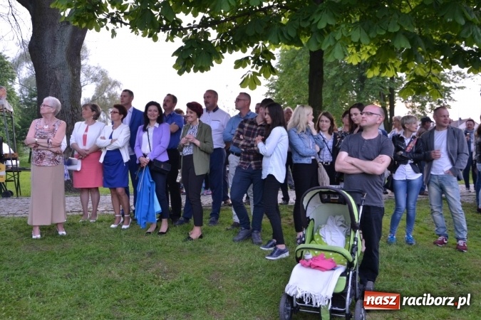Zdjęcie w galerii na portalu naszraciborz.pl: Majówka z historią w tle w Chałupkach. Gwiazdą Halina Mlynkova wiadomości z regionu