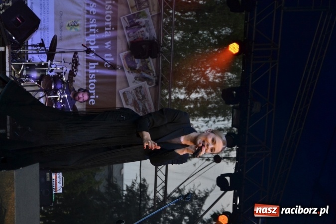 Zdjęcie w galerii na portalu naszraciborz.pl: Majówka z historią w tle w Chałupkach. Gwiazdą Halina Mlynkova wiadomości z regionu