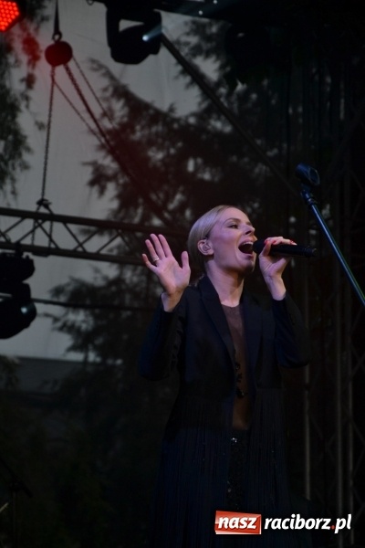 Zdjęcie w galerii na portalu naszraciborz.pl: Majówka z historią w tle w Chałupkach. Gwiazdą Halina Mlynkova wiadomości z regionu