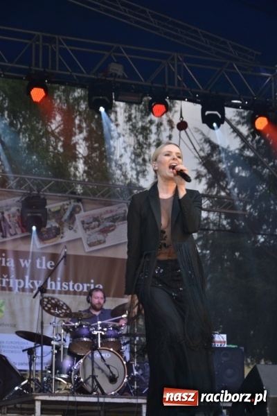 Zdjęcie w galerii na portalu naszraciborz.pl: Majówka z historią w tle w Chałupkach. Gwiazdą Halina Mlynkova wiadomości z regionu
