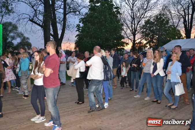 Zdjęcie w galerii na portalu naszraciborz.pl: Majówka z historią w tle w Chałupkach. Gwiazdą Halina Mlynkova wiadomości z regionu