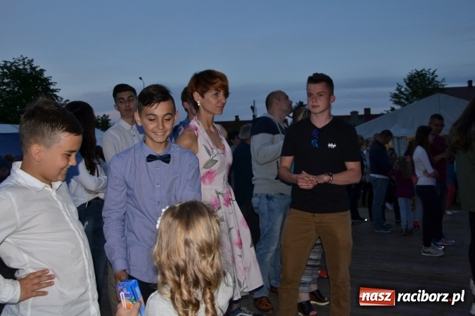 Zdjęcie w galerii na portalu naszraciborz.pl: Majówka z historią w tle w Chałupkach. Gwiazdą Halina Mlynkova wiadomości z regionu